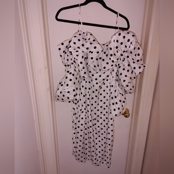Boohoo WHITE Polkadot Dress - Picture 3 of 6